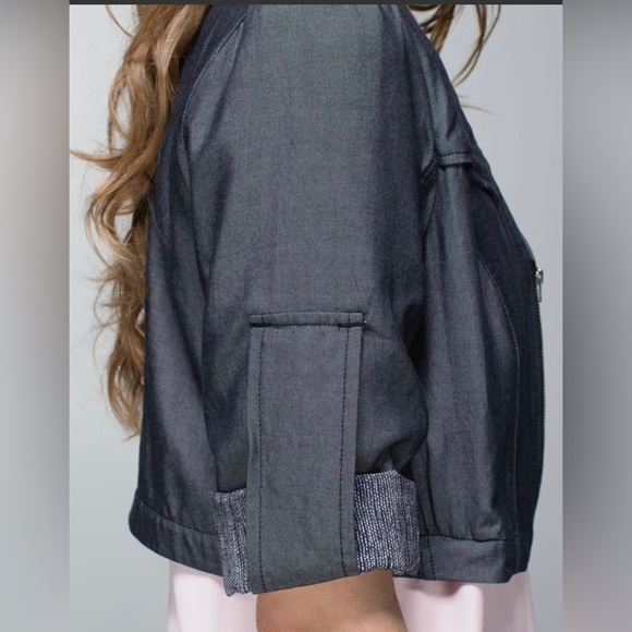 Lululemon sz. 4 Tranquility Jacket *Hard to find * - Picture 4 of 9